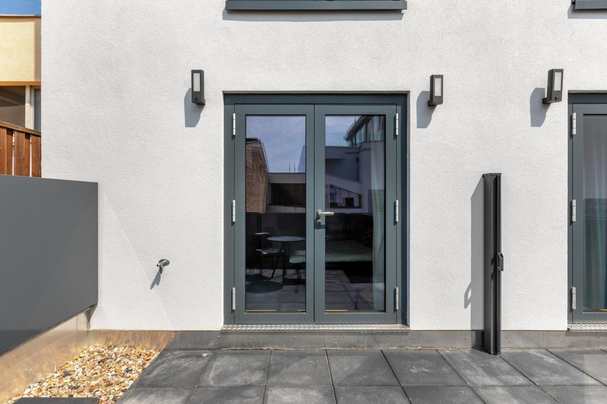 Zimmer Medium mit Balkon